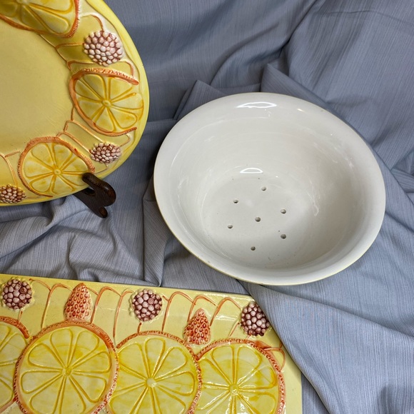 Three piece serving platter with strainer. - Picture 3 of 10